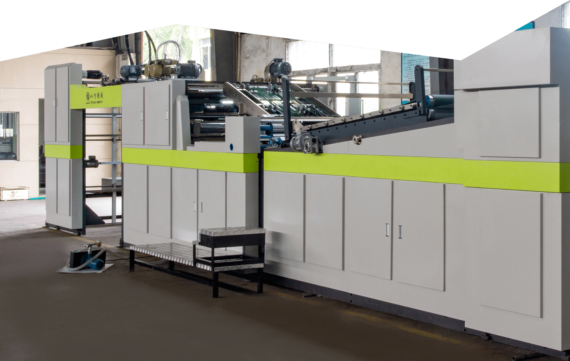 HBK automatski stroj za plastificiranje kartona