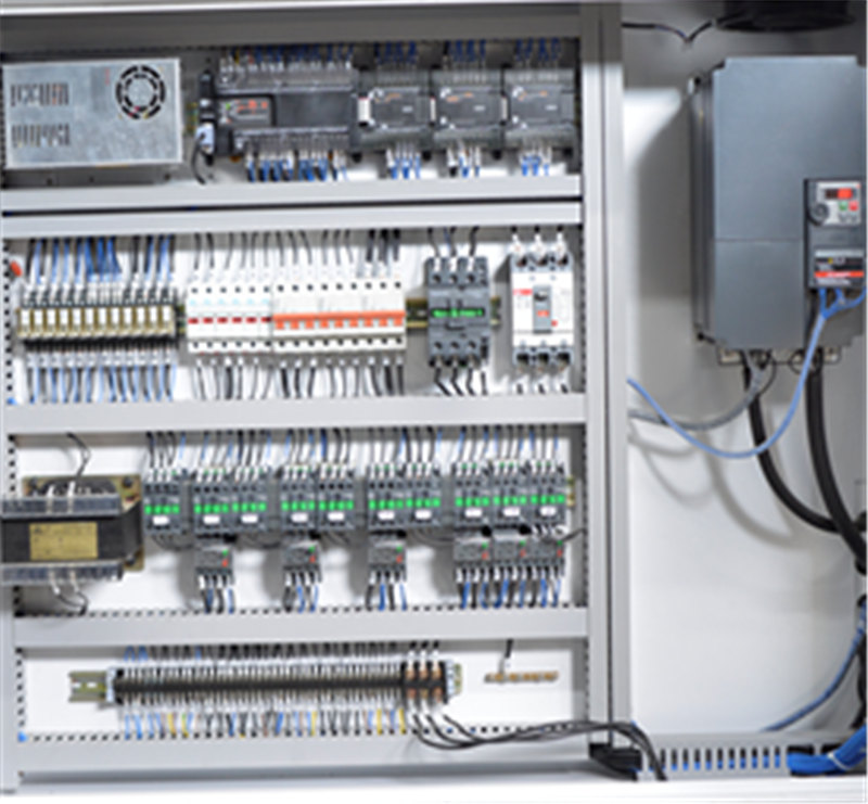 Máquina de corte e vinco automática modelo HMC-10804